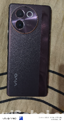 Vivo V30e